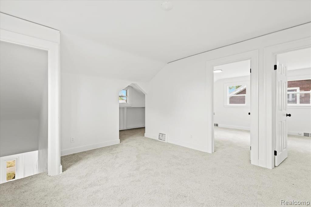 5307 Three Mile Drive