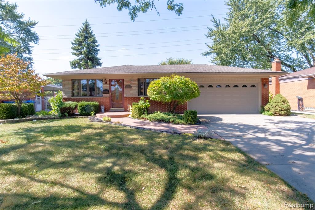 27207 Huntington Drive