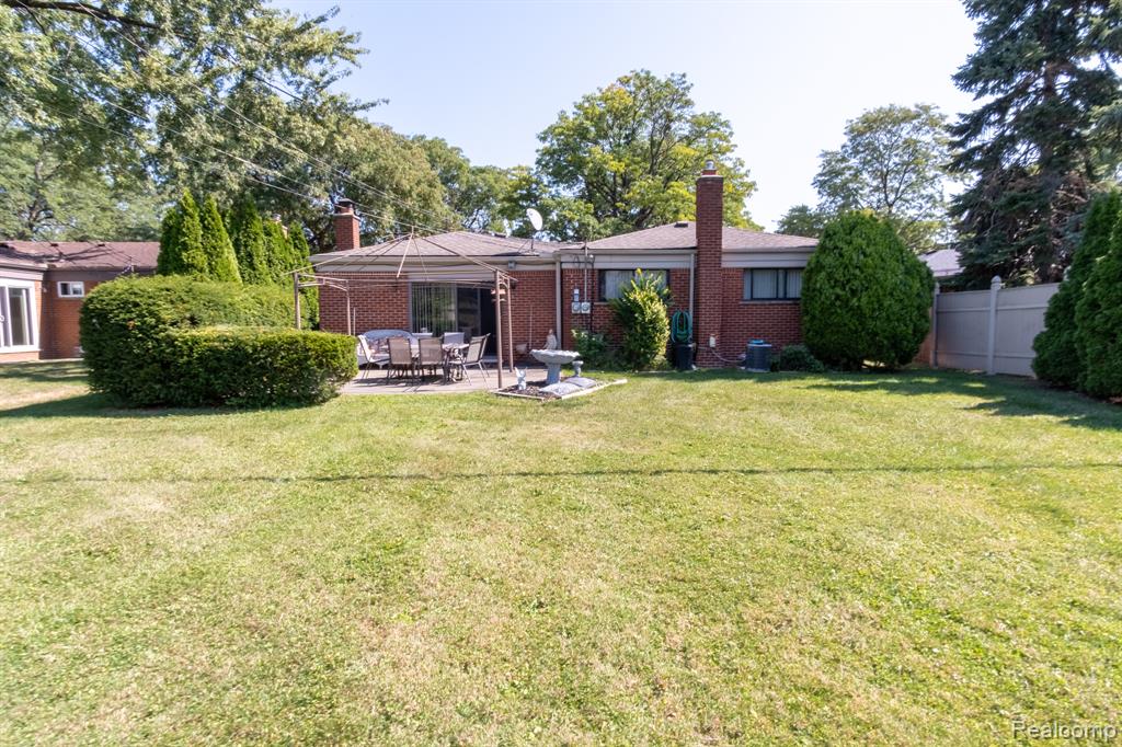 27207 Huntington Drive