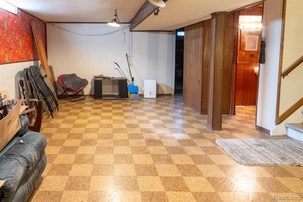 27207 Huntington Drive