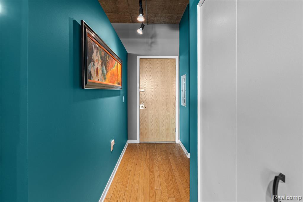 100 W 5th Street # 504