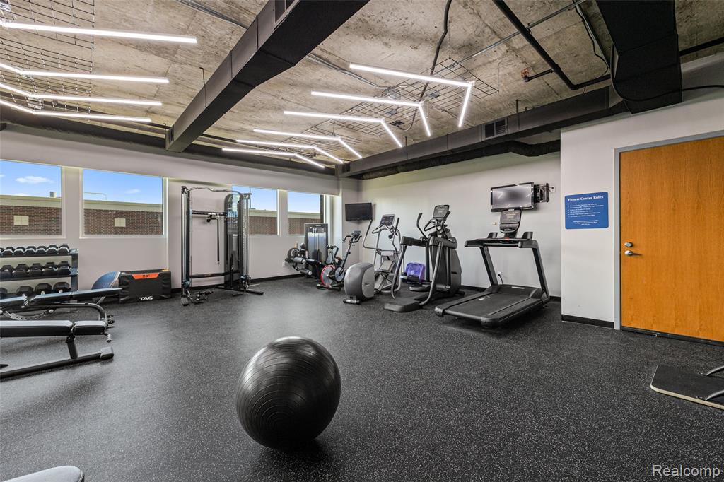 100 W 5th Street # 504