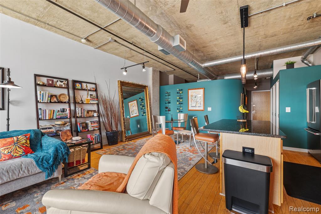 100 W 5th Street # 504