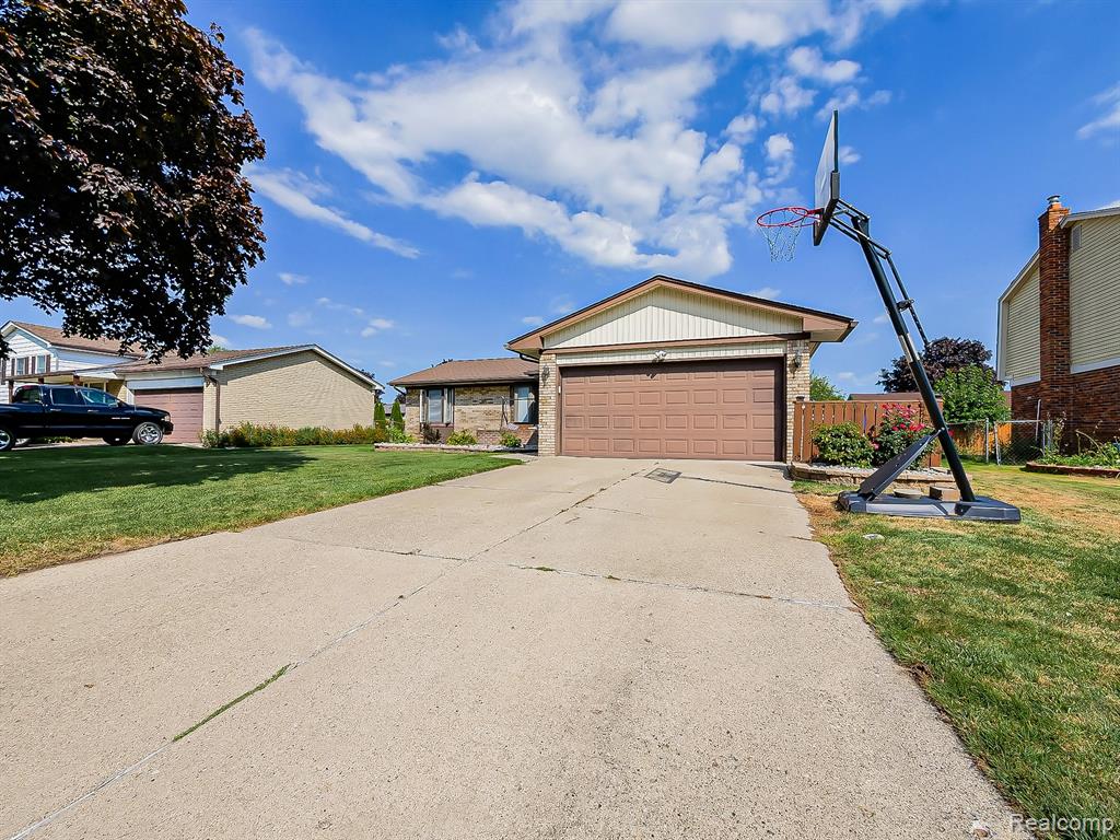 29202 W Nottingham Circle