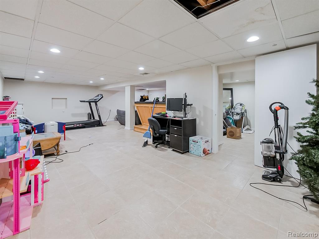 29202 W Nottingham Circle