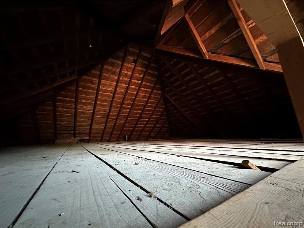 15203 Mettetal Street