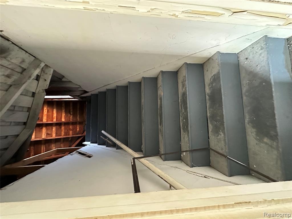 15203 Mettetal Street