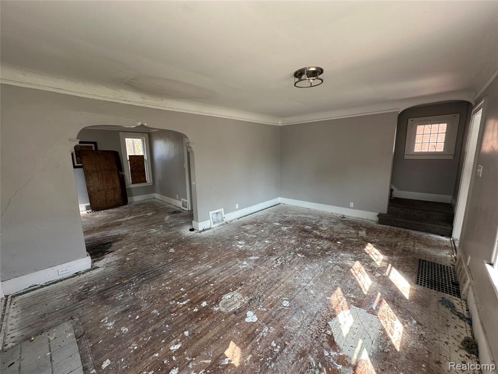 15203 Mettetal Street