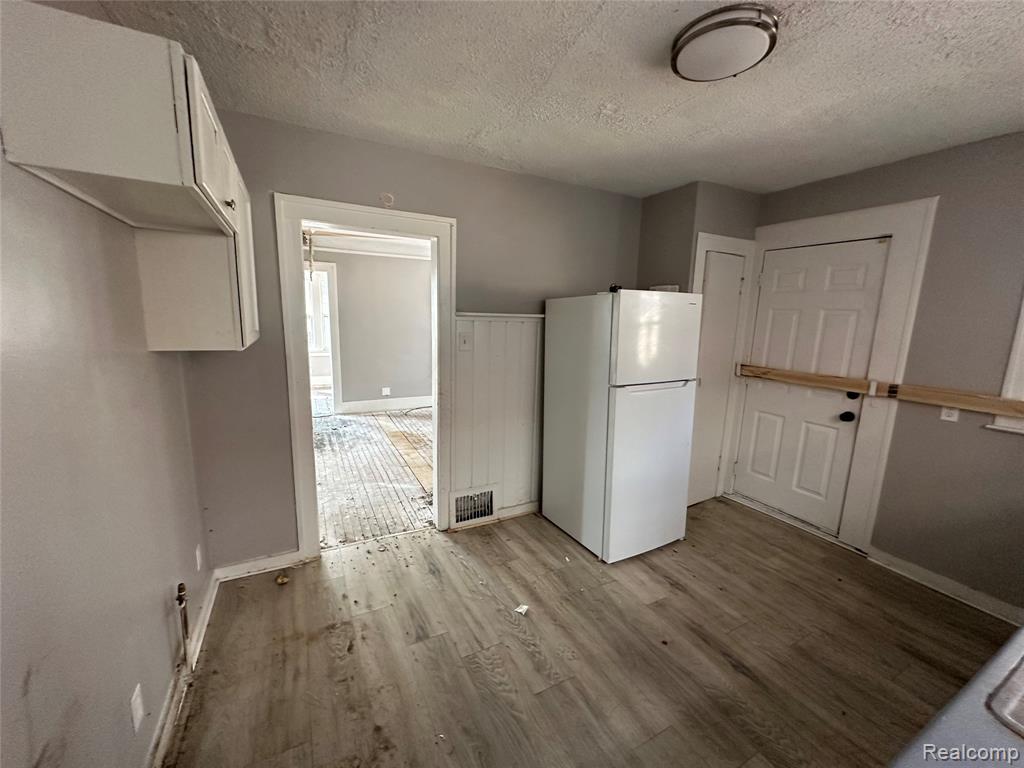 15203 Mettetal Street