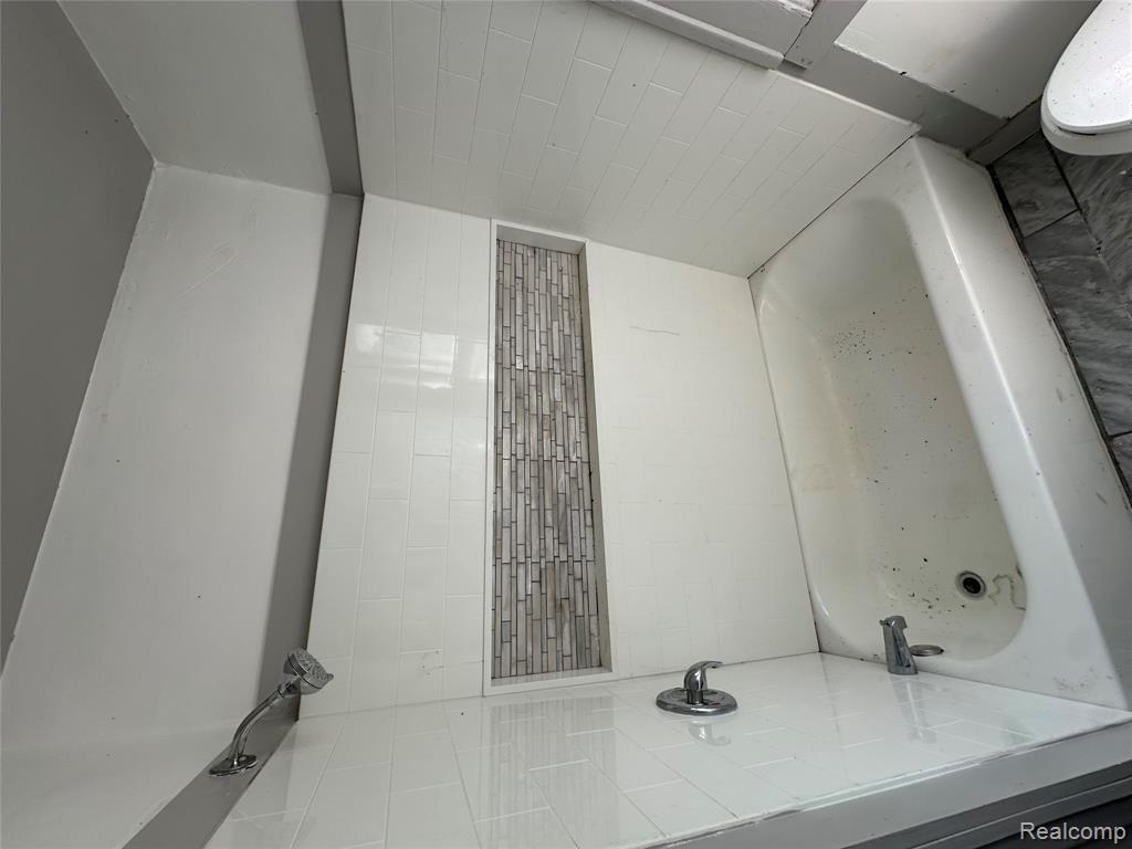 15203 Mettetal Street