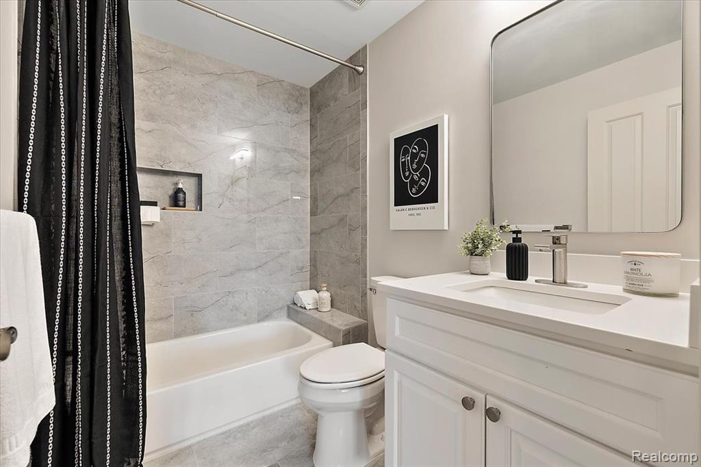 4404 Navin Field Lane