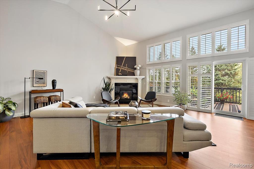 4404 Navin Field Lane