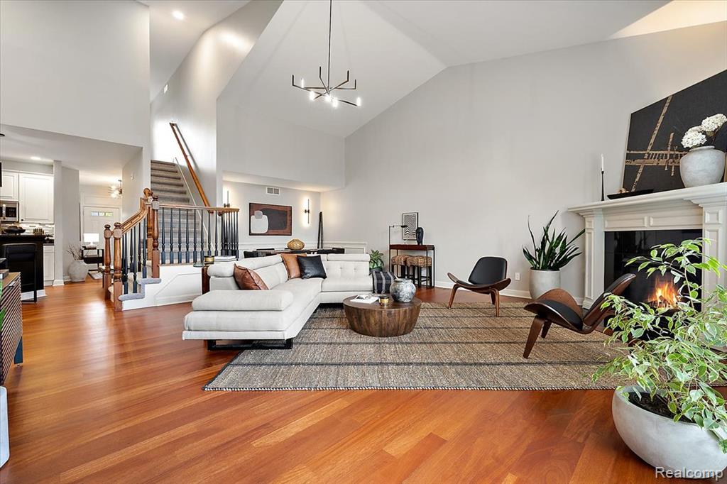 4404 Navin Field Lane