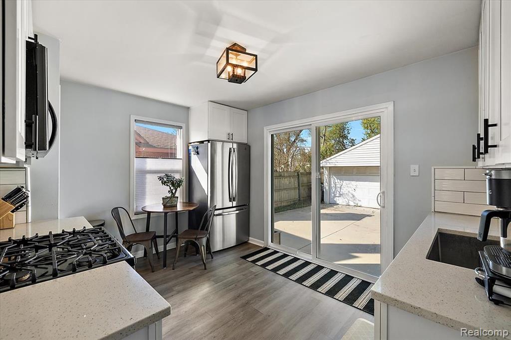 2907 N Altadena Avenue