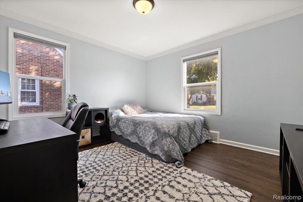 2907 N Altadena Avenue