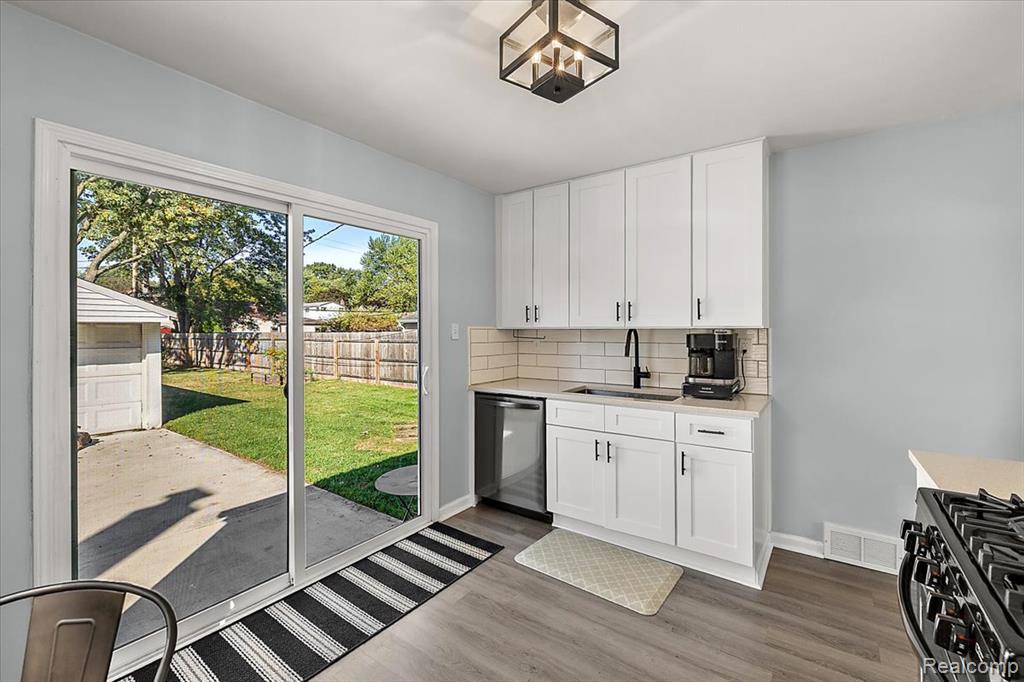 2907 N Altadena Avenue