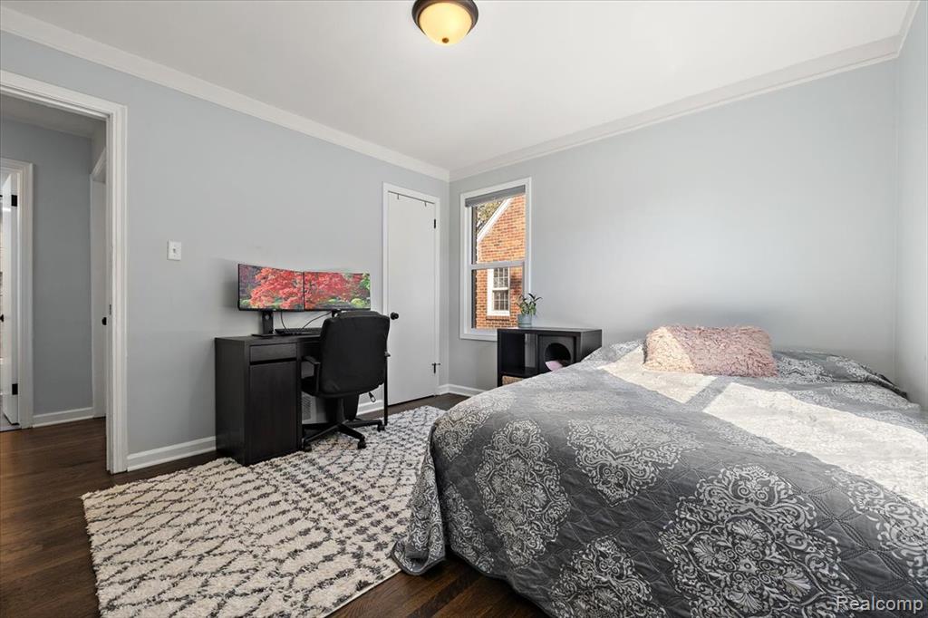 2907 N Altadena Avenue