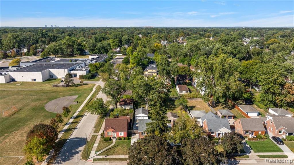 2907 N Altadena Avenue