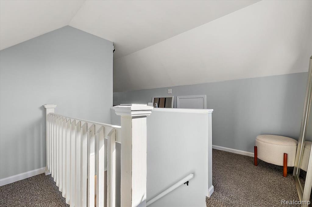 2907 N Altadena Avenue