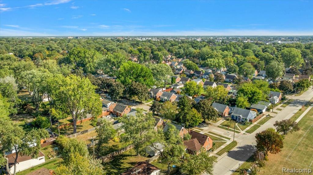 2907 N Altadena Avenue