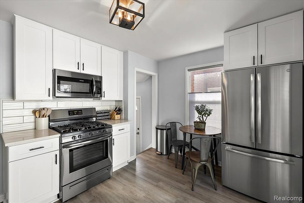 2907 N Altadena Avenue