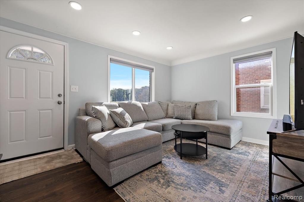 2907 N Altadena Avenue