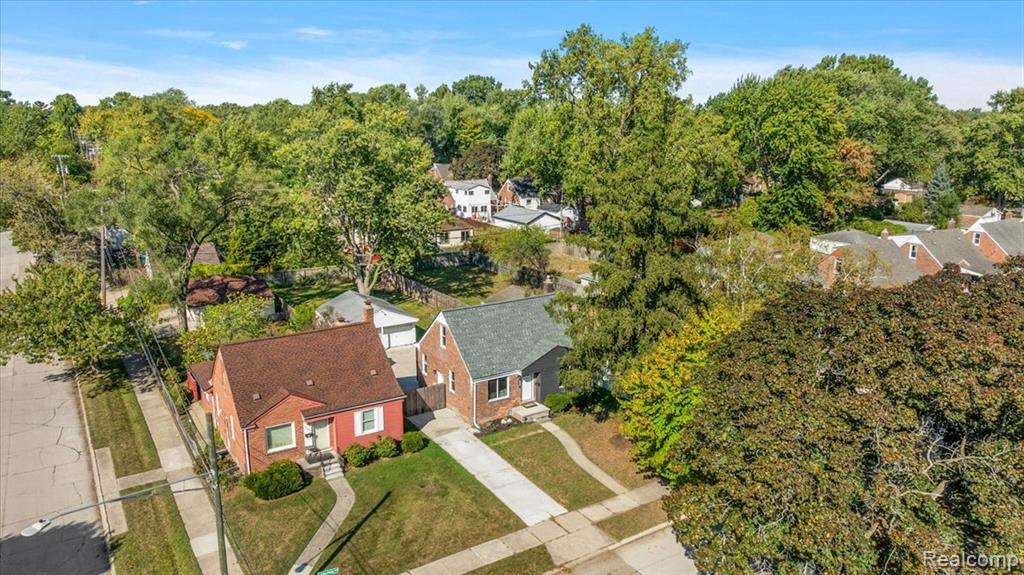 2907 N Altadena Avenue