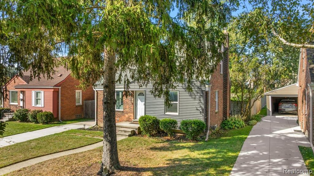 2907 N Altadena Avenue