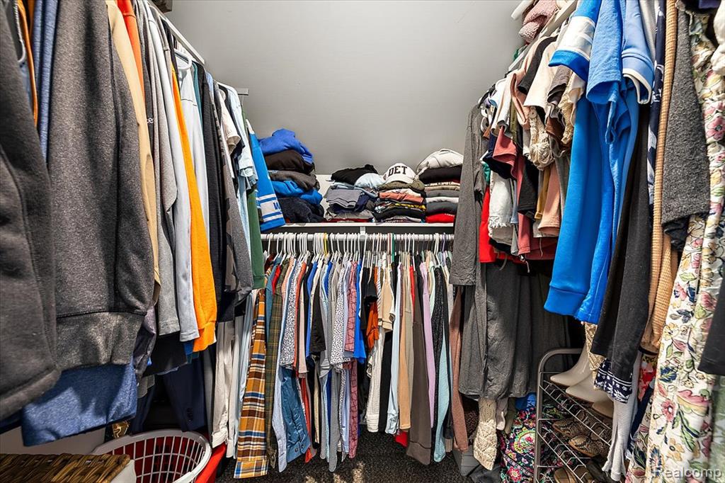 2907 N Altadena Avenue