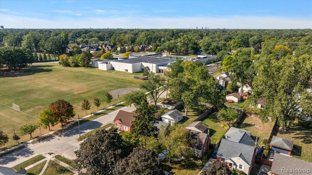 2907 N Altadena Avenue