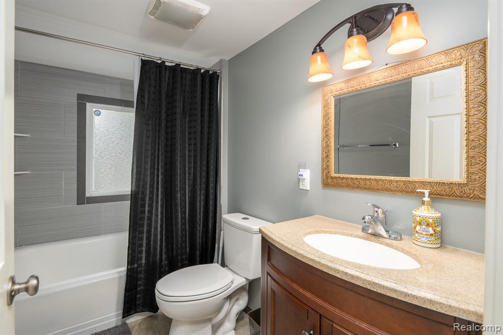 21059 Westview Avenue