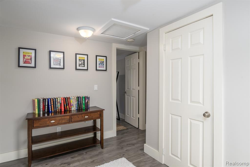 21059 Westview Avenue