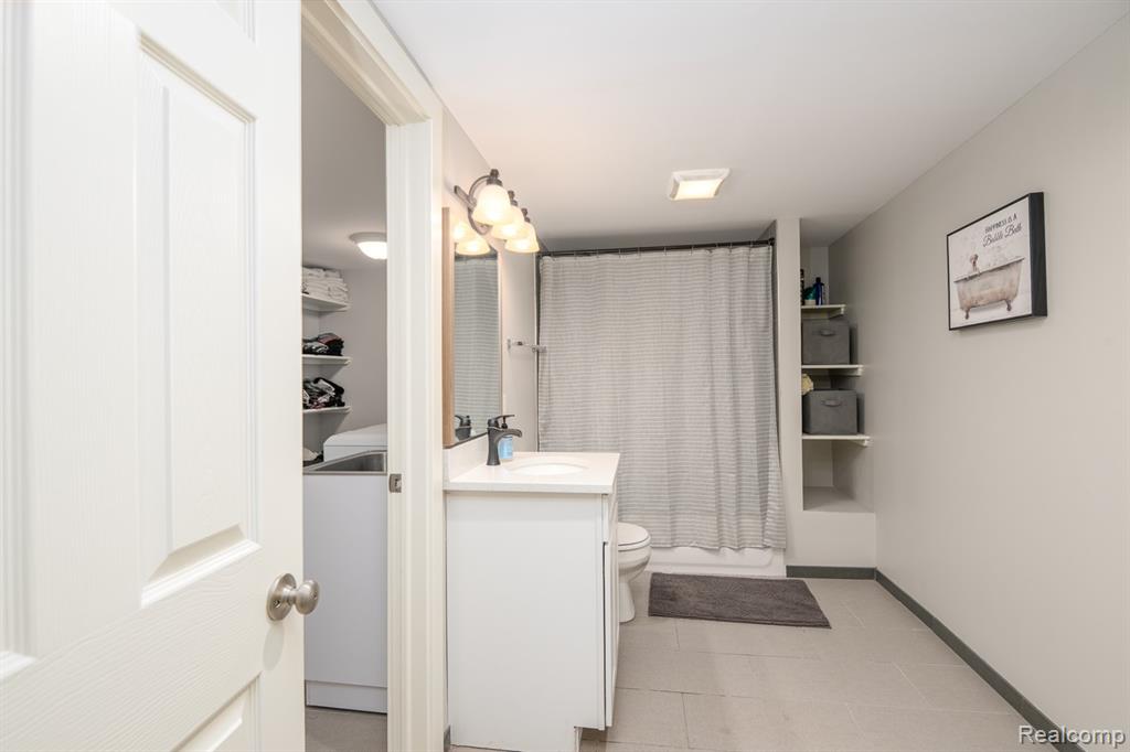 21059 Westview Avenue