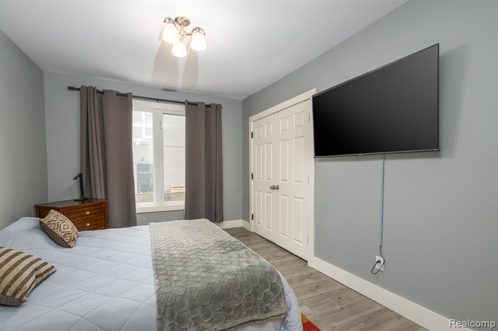 21059 Westview Avenue