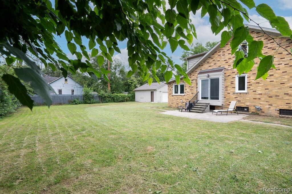 21059 Westview Avenue