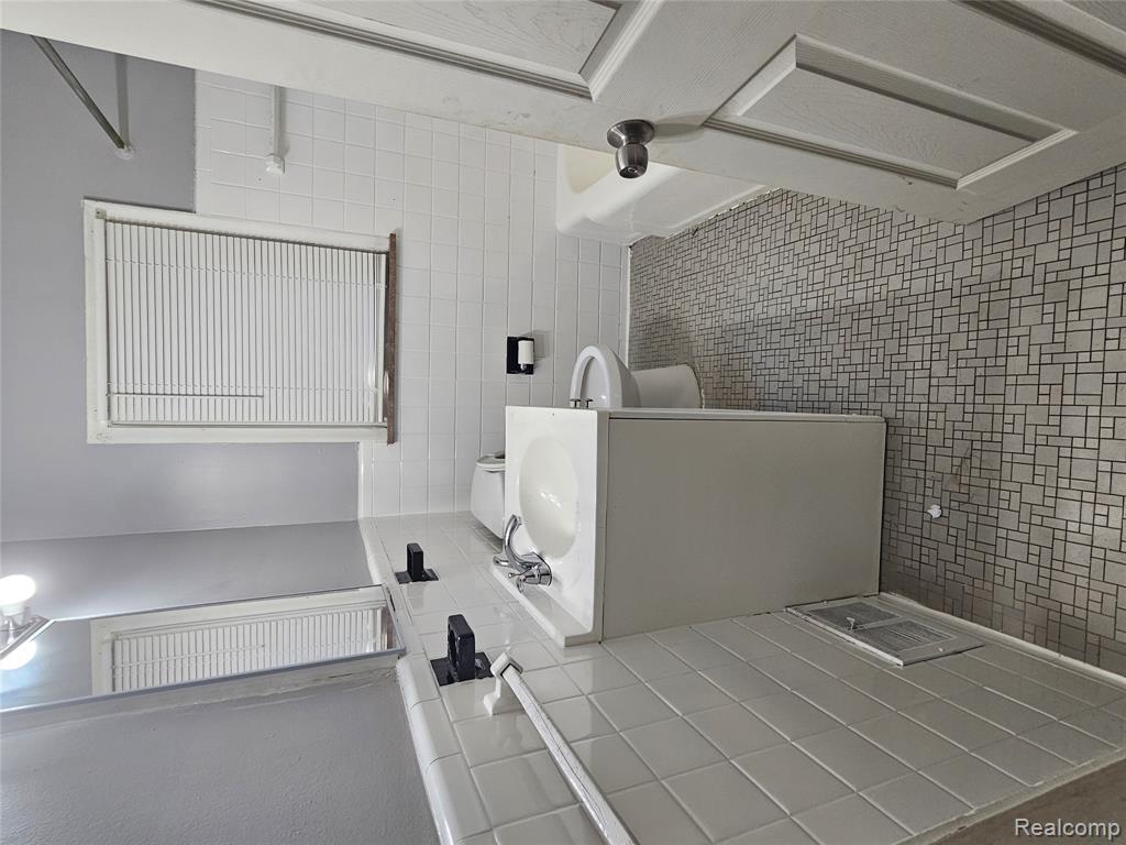 14072 Carlisle Street