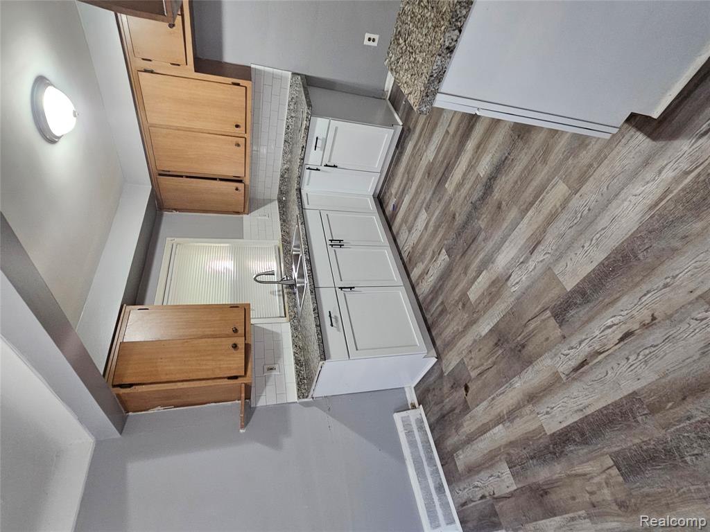 14072 Carlisle Street