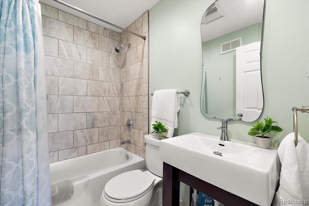 8880 Elmhurst Avenue