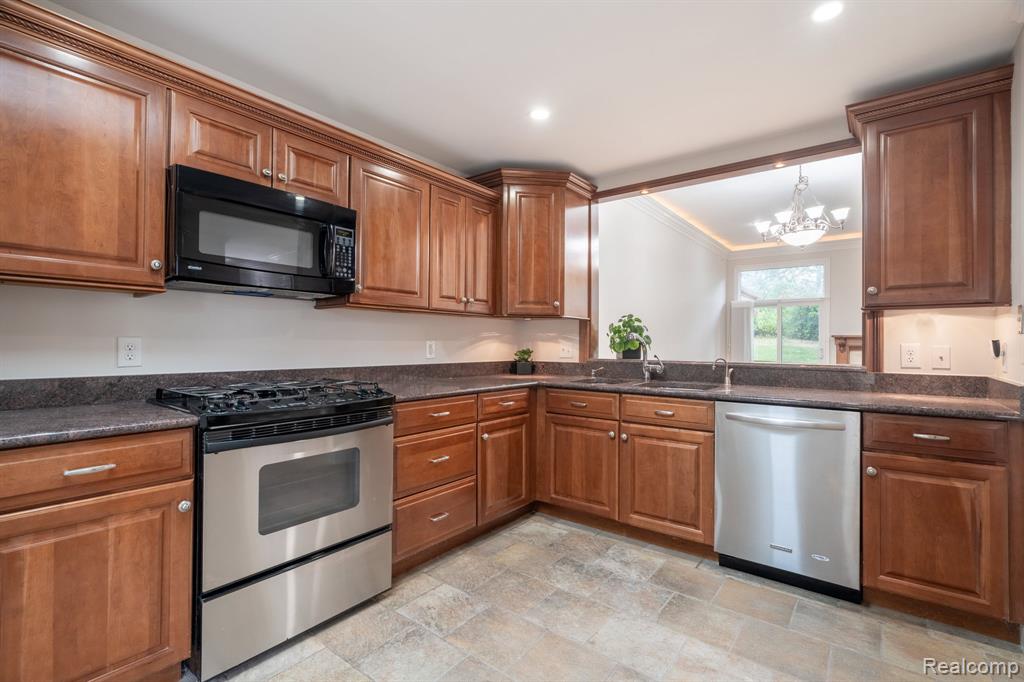 1220 Autumn Drive # 76