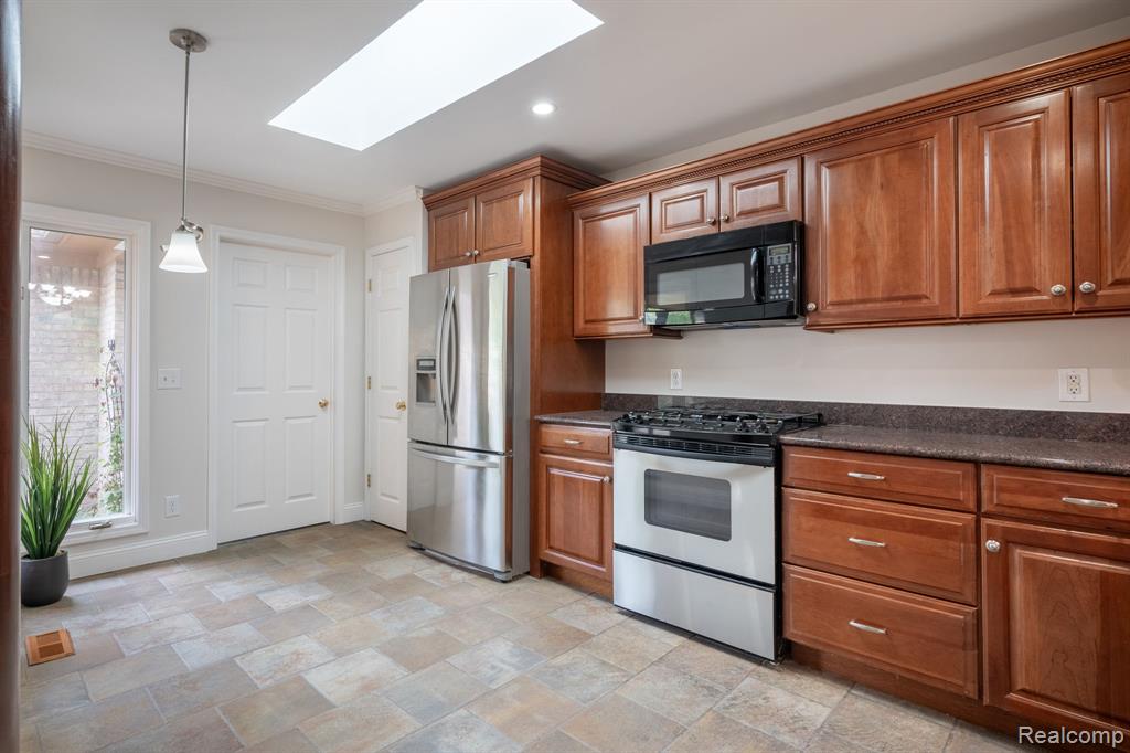 1220 Autumn Drive # 76