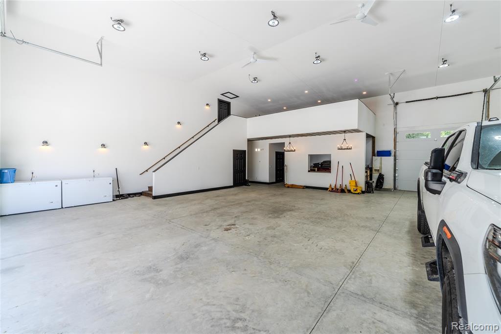 5486 Kidder Road, Almont