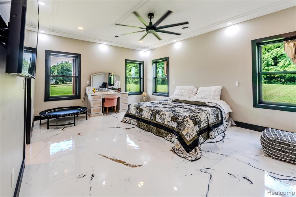 5486 Kidder Road, Almont