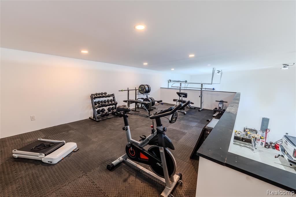 5486 Kidder Road, Almont