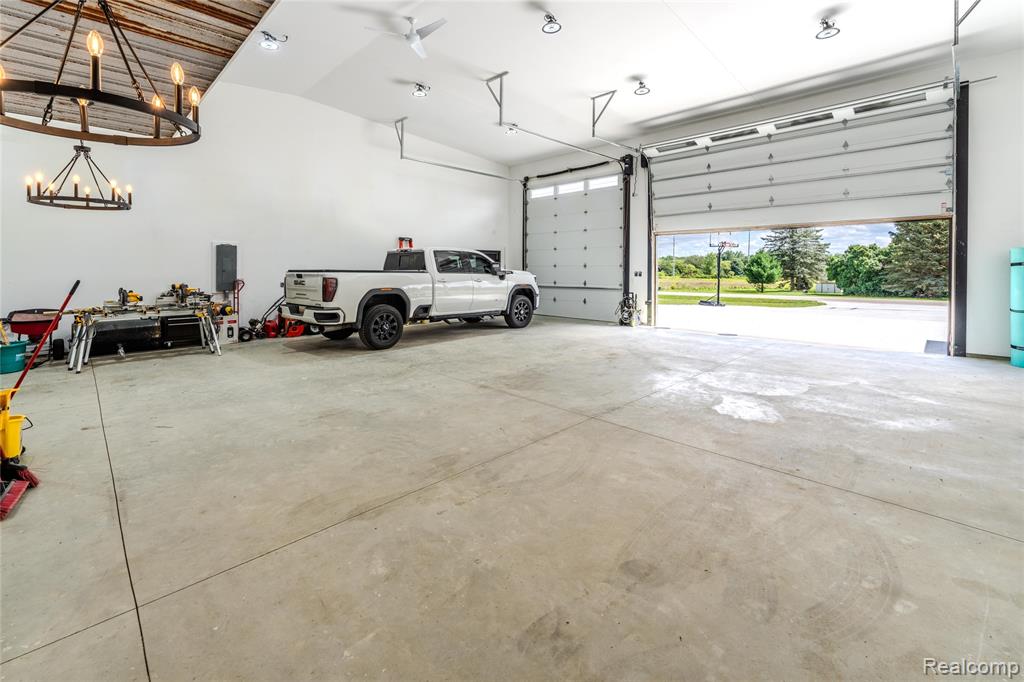 5486 Kidder Road, Almont