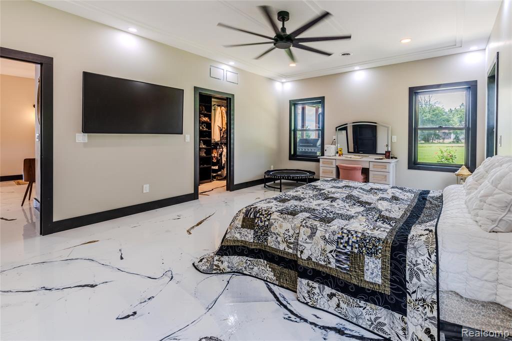 5486 Kidder Road, Almont