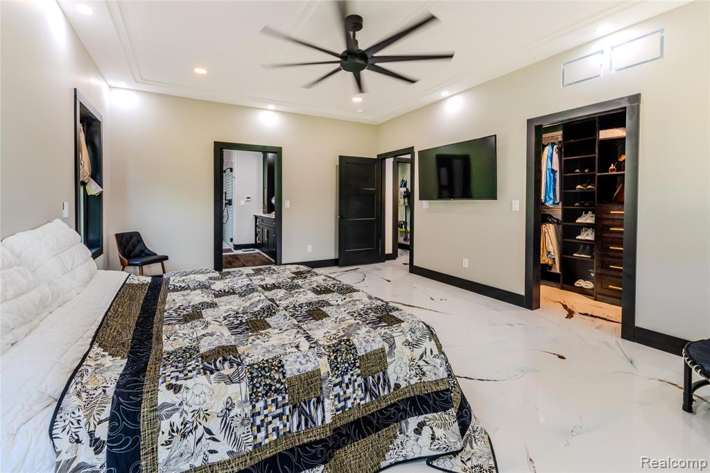 5486 Kidder Road, Almont