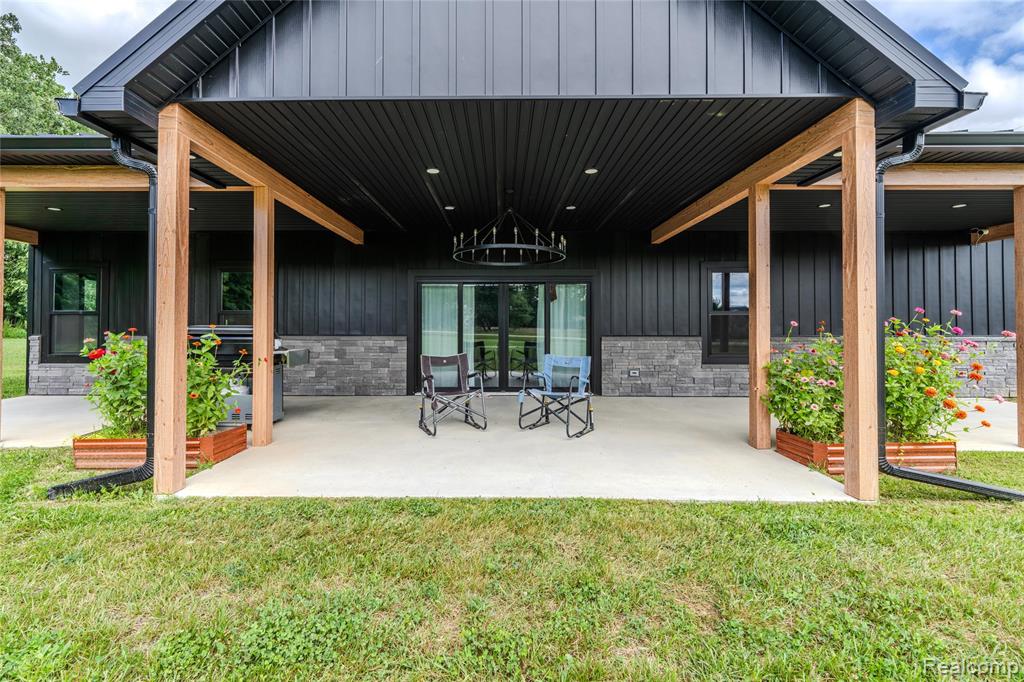 5486 Kidder Road, Almont