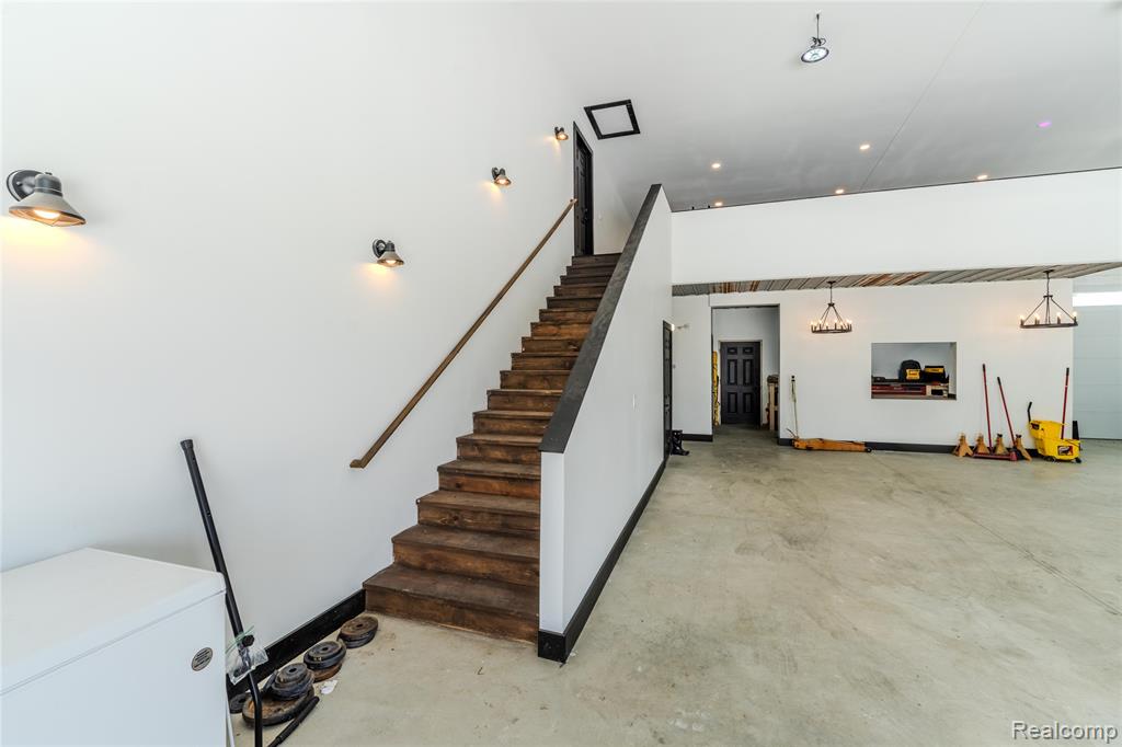 5486 Kidder Road, Almont