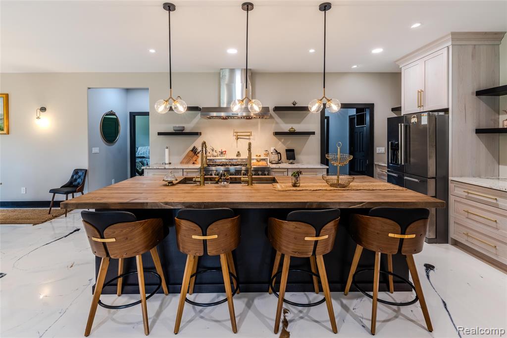 5486 Kidder Road, Almont