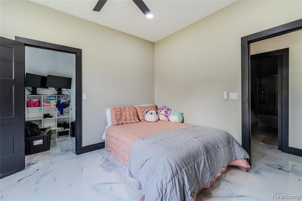 5486 Kidder Road, Almont